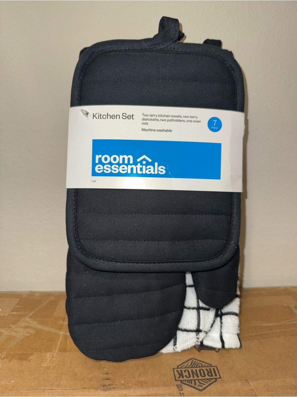 Room Essentials Black Kitchen Set with Checkered White Towel